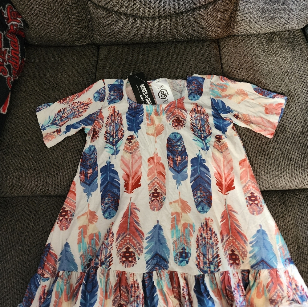 NWT Agnes & Dora Kid's Ruffle Tunic in Multi color Feather Print